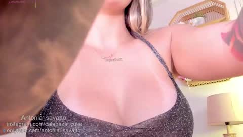 Snapshot of antonia_savatto_ chatting on 10/28/25, 07:27 o ANTO online show from 10/28/25, 07:27