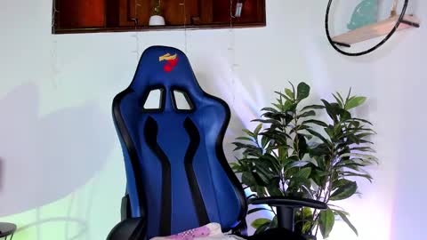 Antonia online show from 01/18/25, 11:44