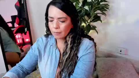 Antonia online show from 02/04/25, 08:49