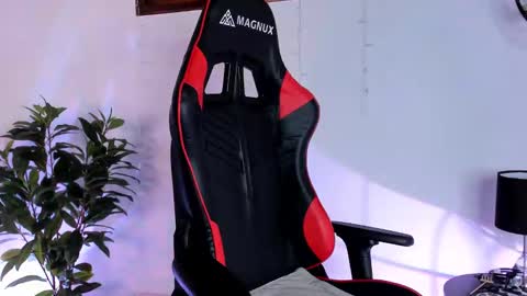 Antonia online show from 02/10/25, 04:04