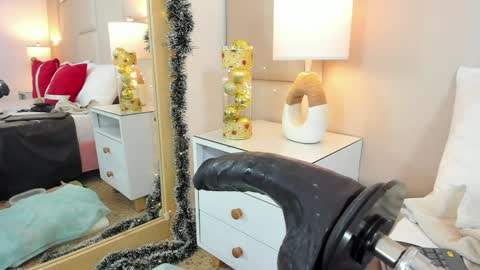 Antonia online show from 01/04/25, 12:27