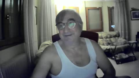 Snapshot of antonio2605 chatting on 12/12/24, 07:04 Antonio online show from 12/12/24, 07:04