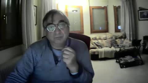 Snapshot of antonio2605 chatting on 12/25/24, 09:54 Antonio online show from 12/25/24, 09:54