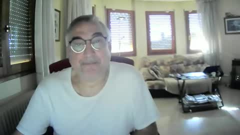 Snapshot of antonio2605 chatting on 01/17/25, 11:59 Antonio online show from 01/17/25, 11:59