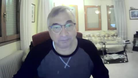 Snapshot of antonio2605 chatting on 02/10/25, 02:52 Antonio online show from 02/10/25, 02:52