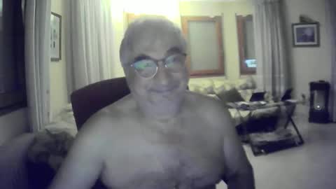 Snapshot of antonio2605 chatting on 09/14/25, 12:54 Antonio online show from 09/14/25, 12:54