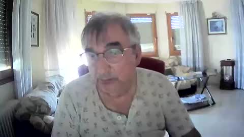 Snapshot of antonio2605 chatting on 09/18/25, 12:18 Antonio online show from 09/18/25, 12:18