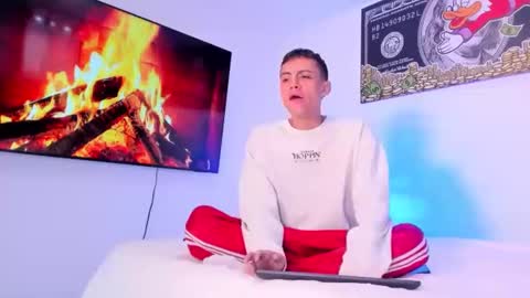 Snapshot of antoniomancinin chatting on 12/31/24, 01:41 brendan and stiiven online show from 12/31/24, 01:41