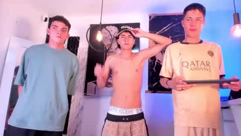 Snapshot of antoniomancinin chatting on 01/23/25, 02:23 brendan and stiiven online show from 01/23/25, 02:23