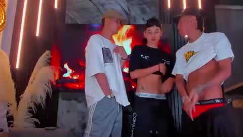 Snapshot of antoniomancinin chatting on 09/27/25, 04:39 brendan and stiiven online show from 09/27/25, 04:39