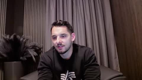 Snapshot of antoniovalentinidiamond chatting on 11/01/25, 08:00 HI My name is Antonio online show from 11/01/25, 08:00