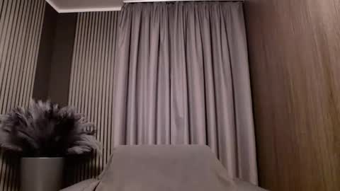 Snapshot of antoniovalentinidiamond chatting on 11/28/25, 08:00 HI My name is Antonio online show from 11/28/25, 08:00