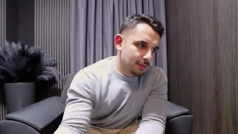 Snapshot of antoniovalentinidiamond chatting on 12/13/25, 07:53 HI My name is Antonio online show from 12/13/25, 07:53