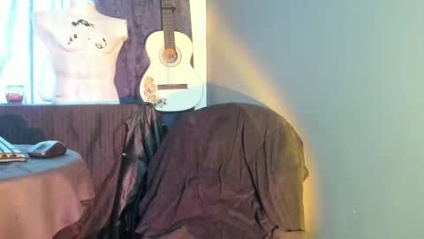 antonnello_ online show from 10/03/25, 04:37