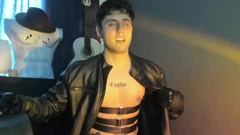 antonnello_ online show from 10/08/25, 05:21