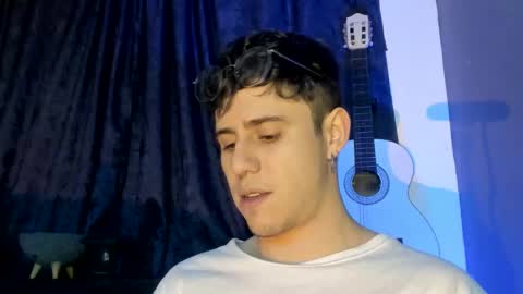 Snapshot of antonnello_ chatting on 11/16/25, 01:55 antonnello_ online show from 11/16/25, 01:55