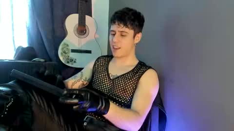 Snapshot of antonnello_ chatting on 12/01/25, 03:39 antonnello_ online show from 12/01/25, 03:39