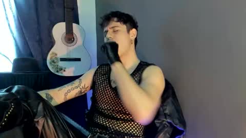 Snapshot of antonnello_ chatting on 12/04/25, 04:27 antonnello_ online show from 12/04/25, 04:27