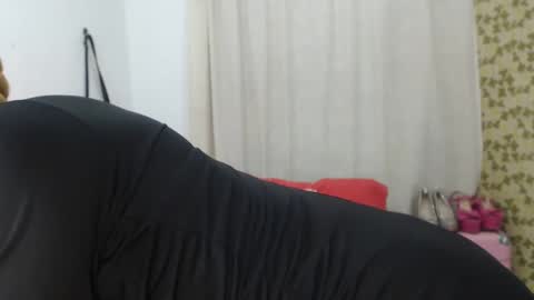 Snapshot of antony_2024 chatting on 02/17/25, 07:53 karol y antony online show from 02/17/25, 07:53