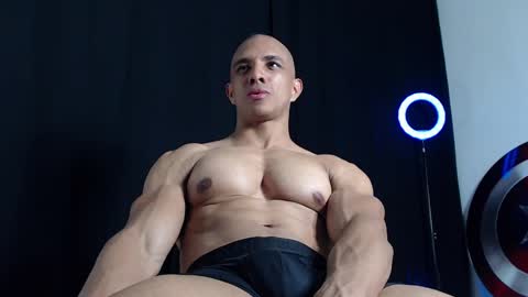 Snapshot of antonywebb94 chatting on 02/25/25, 04:53 Instagram miguelangel1802 online show from 02/25/25, 04:53