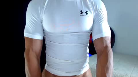 Snapshot of antonywebb94 chatting on 09/17/25, 05:03 Instagram miguelangel1802 online show from 09/17/25, 05:03