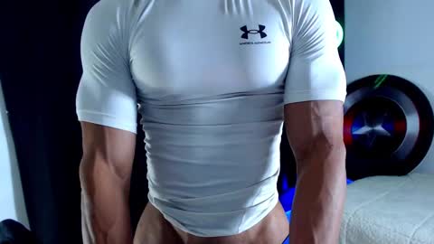 Snapshot of antonywebb94 chatting on 09/29/25, 06:02 Instagram miguelangel1802 online show from 09/29/25, 06:02