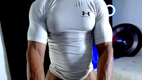 Snapshot of antonywebb94 chatting on 11/02/25, 05:37 Instagram miguelangel1802 online show from 11/02/25, 05:37