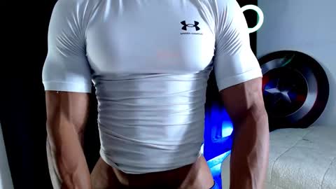 Snapshot of antonywebb94 chatting on 11/11/25, 04:29 Instagram miguelangel1802 online show from 11/11/25, 04:29