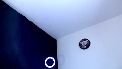 Snapshot of antonywebb94 chatting on 11/21/25, 02:49 Instagram miguelangel1802 online show from 11/21/25, 02:49