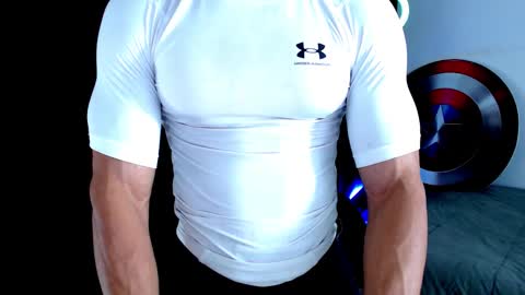 Instagram miguelangel1802  online show from 02/02/26, 06:56