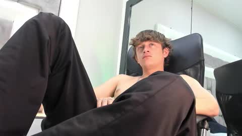 Snapshot of antthony_kings chatting on 10/02/25, 08:38 Anthony King online show from 10/02/25, 08:38