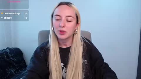 Snapshot of anttoniia chatting on 01/03/25, 09:57 Antonia online show from 01/03/25, 09:57