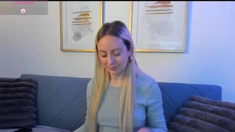 Snapshot of anttoniia chatting on 03/11/25, 12:39 Antonia online show from 03/11/25, 12:39