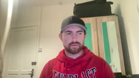 Snapshot of antzfitness chatting on 10/28/25, 04:16 antzfitness online show from 10/28/25, 04:16