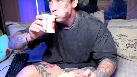 Tom online show from 11/03/25, 03:24