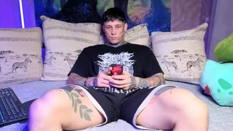 Tom online show from 11/19/25, 06:24