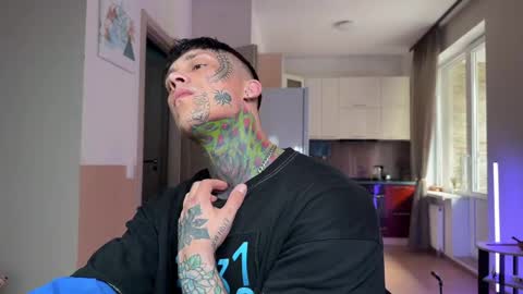 Tom online show from 04/02/26, 06:11