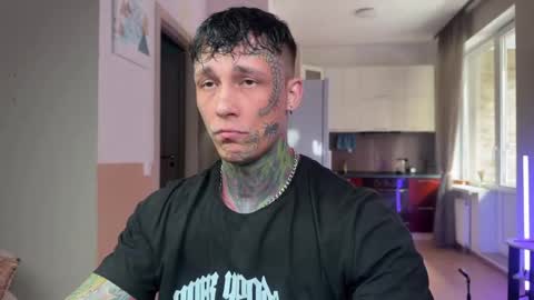 Tom online show from 04/05/26, 08:33