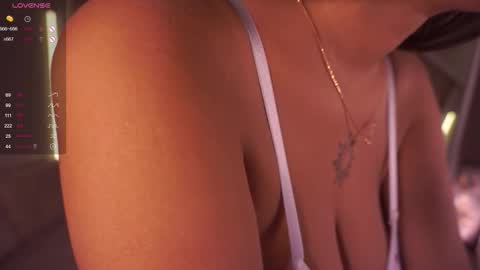 Snapshot of anuricbriny chatting on 09/25/25, 08:34 Sunday - start 0400 PM GMT -4 online show from 09/25/25, 08:34