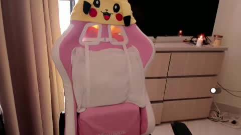   Independent model  online show from 04/16/26, 04:19