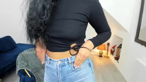 Snapshot of anya_evy chatting on 11/25/25, 05:40 Anya online show from 11/25/25, 05:40