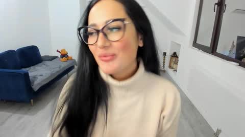 Snapshot of anya_evy chatting on 12/20/25, 05:36 Anya online show from 12/20/25, 05:36