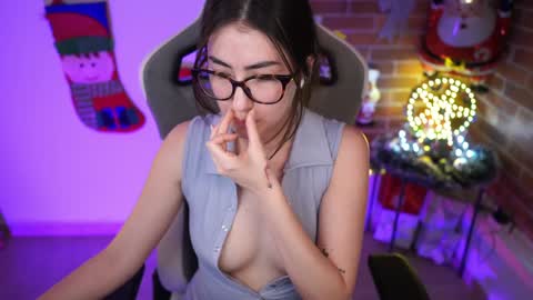 anya online show from 12/08/24, 10:03