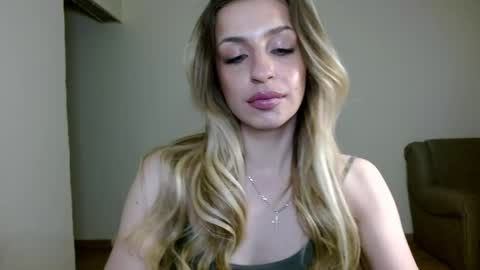 Snapshot of anyamurr chatting on 04/04/26, 08:50 Anya online show from 04/04/26, 08:50