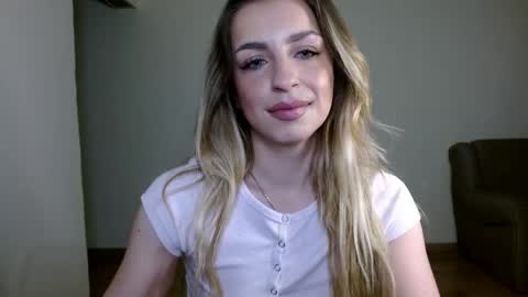 Snapshot of anyamurr chatting on 04/09/26, 10:15 Anya online show from 04/09/26, 10:15