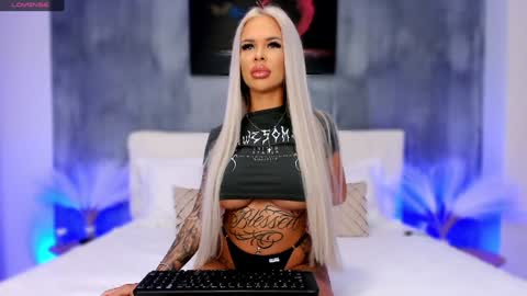 anyas_dolce online show from 12/20/24, 06:13