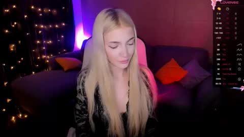 Anya online show from 10/10/25, 02:43