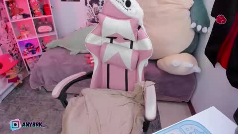 Any online show from 11/04/25, 11:42