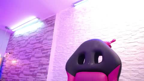 Snapshot of anyelaevansx chatting on 12/19/24, 07:18 Anyela online show from 12/19/24, 07:18