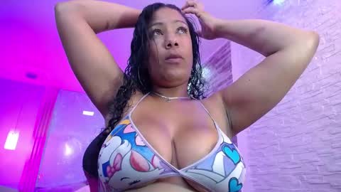 Snapshot of anyelaevansx chatting on 01/11/25, 01:22 Anyela online show from 01/11/25, 01:22